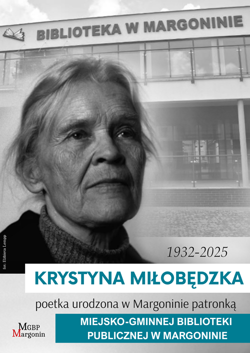Zdjęcie portretowe Krystyny Miłobędzkiej na tle biblioteki w Margoninie.