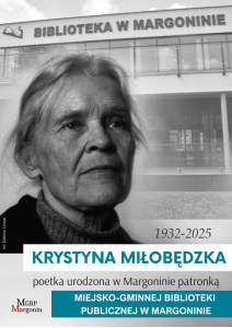 Zdjęcie portretowe Krystyny Miłobędzkiej na tle biblioteki w Margoninie.